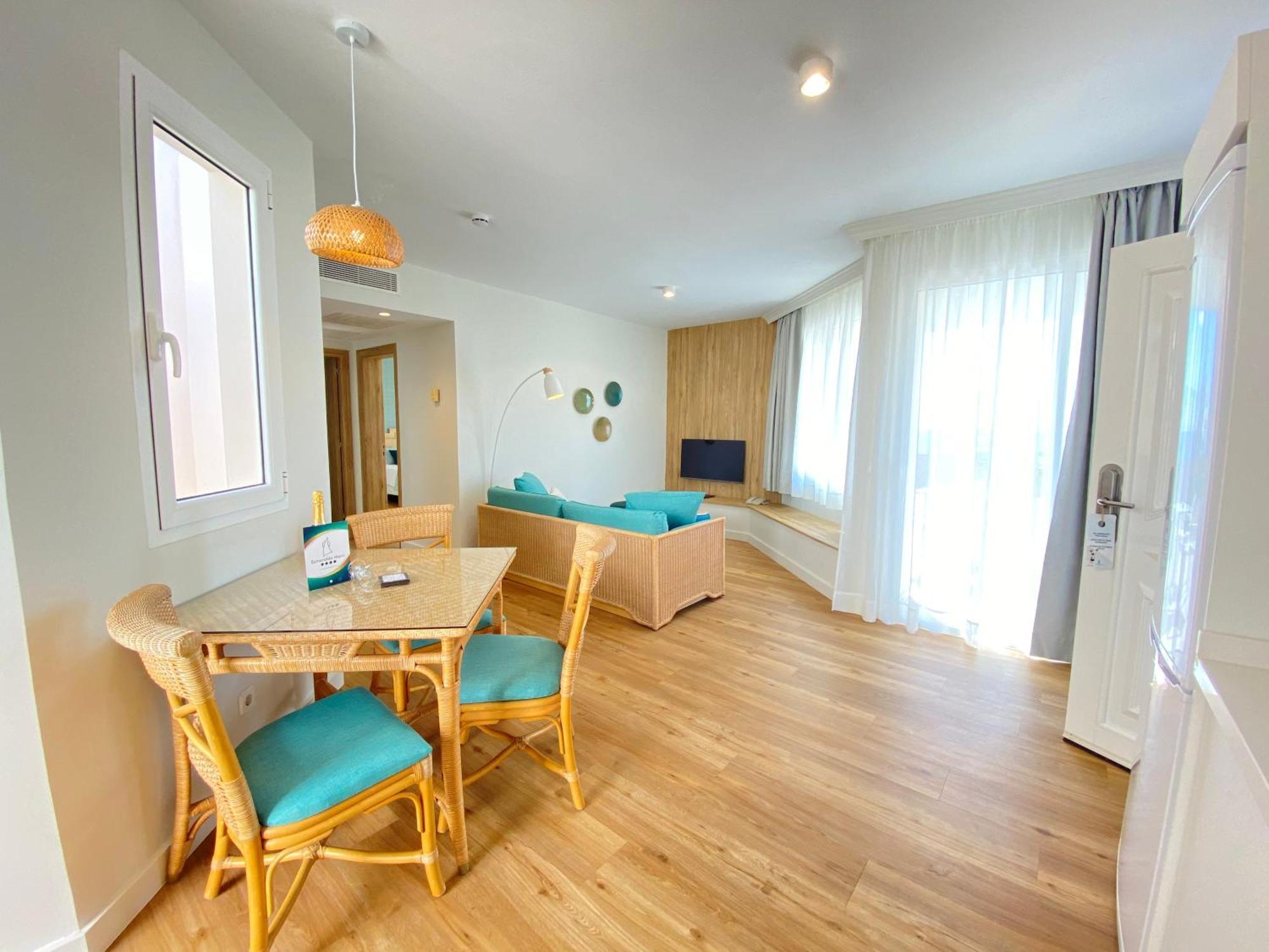 Esmeralda Maris By Livvo Hotel 4*